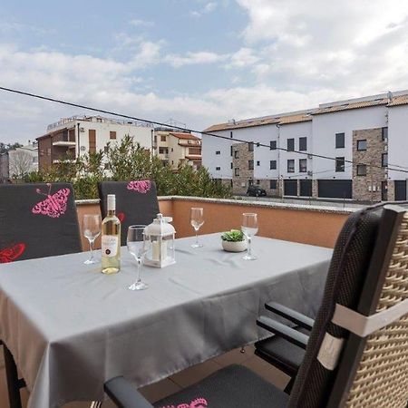 Apartment Dubravka Near The Sandy Beach Medulin Buitenkant foto